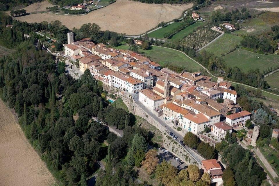 La Finestra Sul Borgo Dimora Storica Apartment Laterina Exterior photo